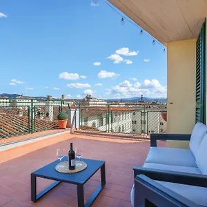 Penthouse With Big Terrace In Oltrarno Florence